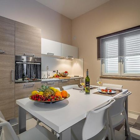 Apartment Maris Rovinj Bagian luar foto