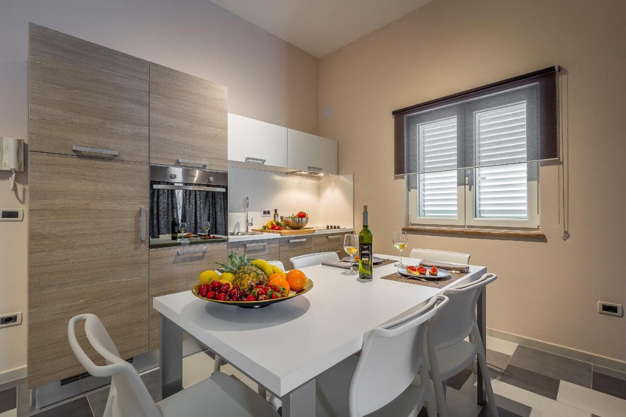 Apartment Maris Rovinj Bagian luar foto