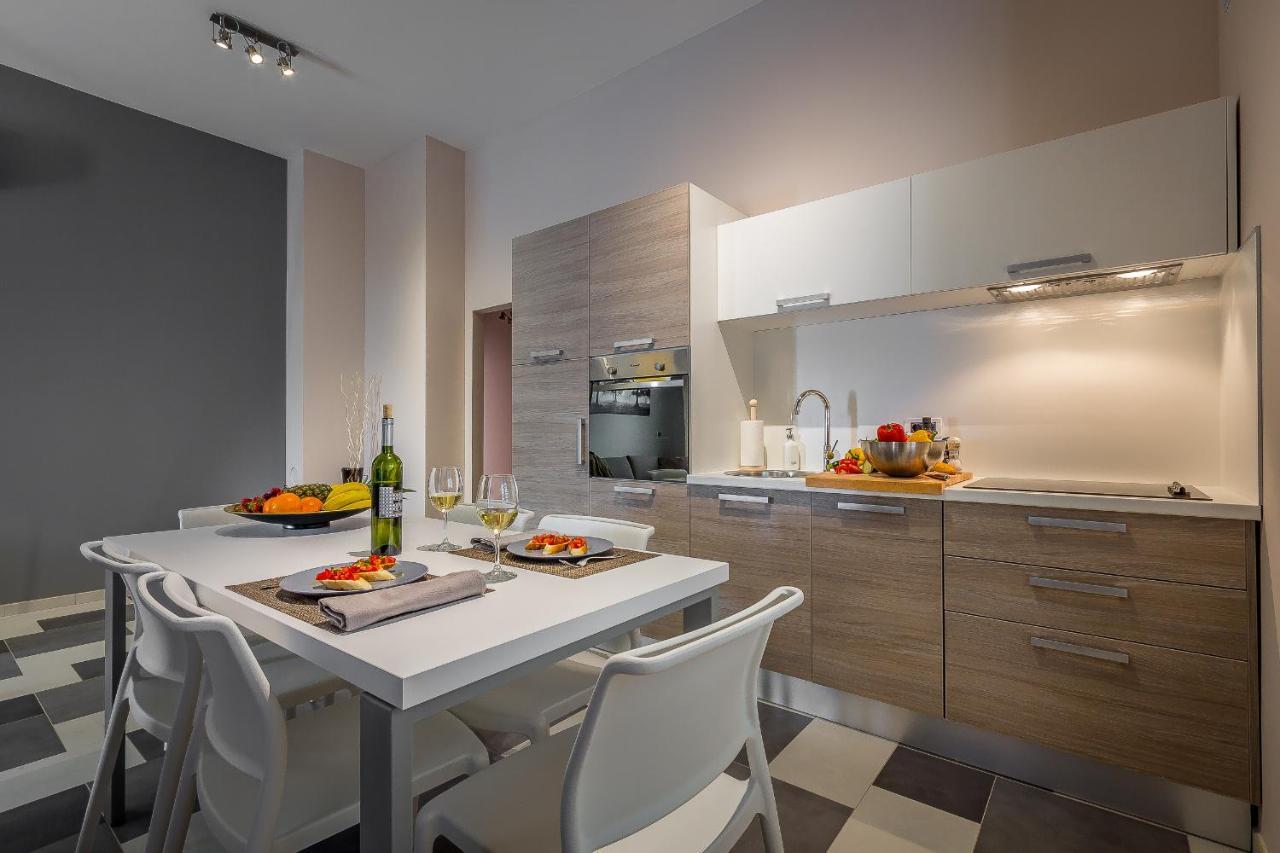 Apartment Maris Rovinj Bagian luar foto